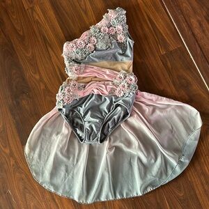 Contemporary solo costume